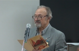 В ДК &laquo;Зодчие&raquo; жители ЗАО встретились с поэтом и писателем Алексеем Бахуриным