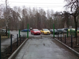 Несмотря на протесты жителей, сотрудники "Жилищника" снесли Ворота на ул. Советсткая