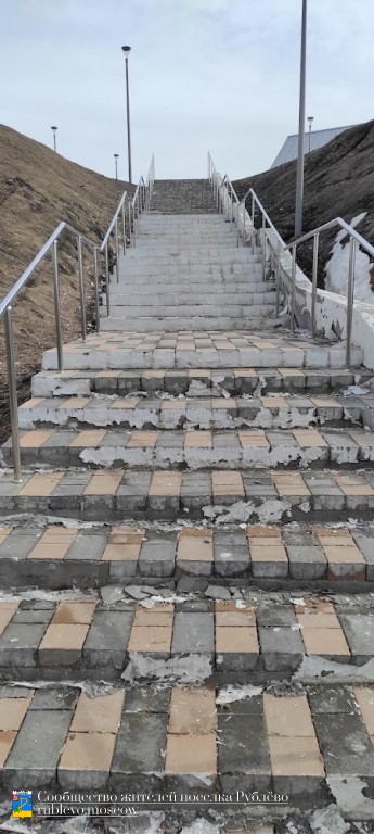 Благоустройство территории у храма &laquo;Неувядаемый Цвет&raquo; в Рублево не пережило первую же зиму. 9