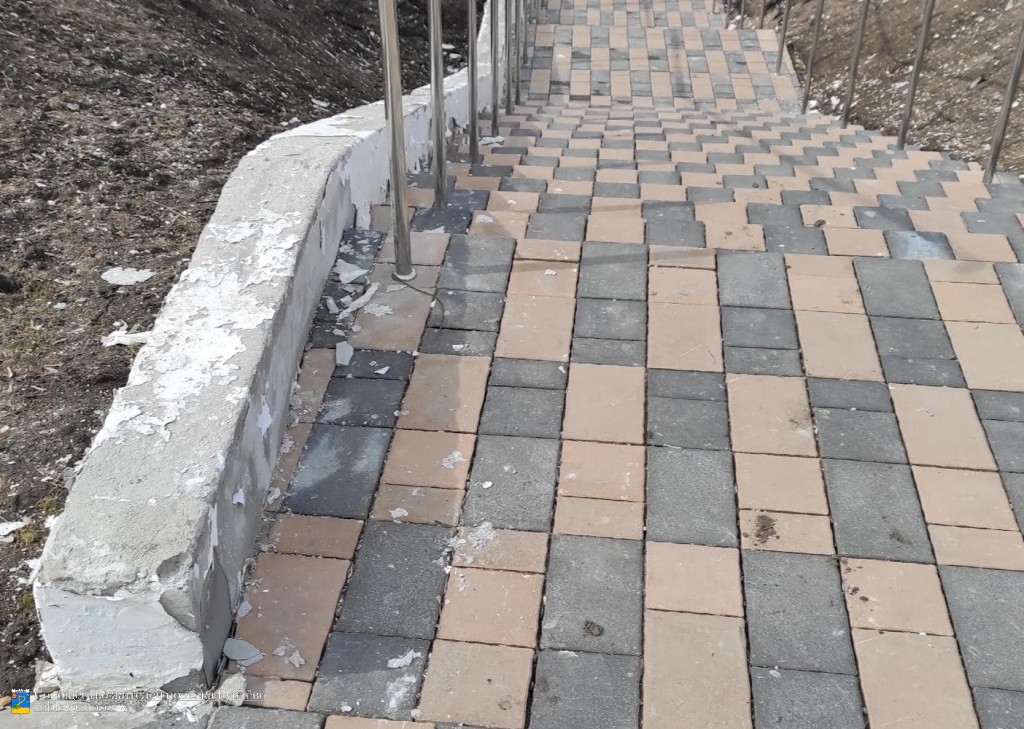 Благоустройство территории у храма &laquo;Неувядаемый Цвет&raquo; в Рублево не пережило первую же зиму. 5