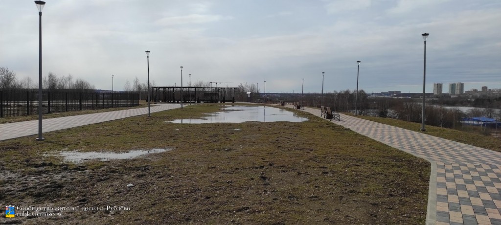 Благоустройство территории у храма &laquo;Неувядаемый Цвет&raquo; в Рублево не пережило первую же зиму. 13