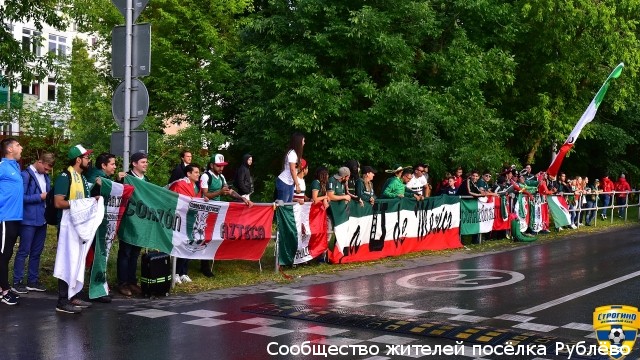 Сборная Мексики на тренировке в Рублёво